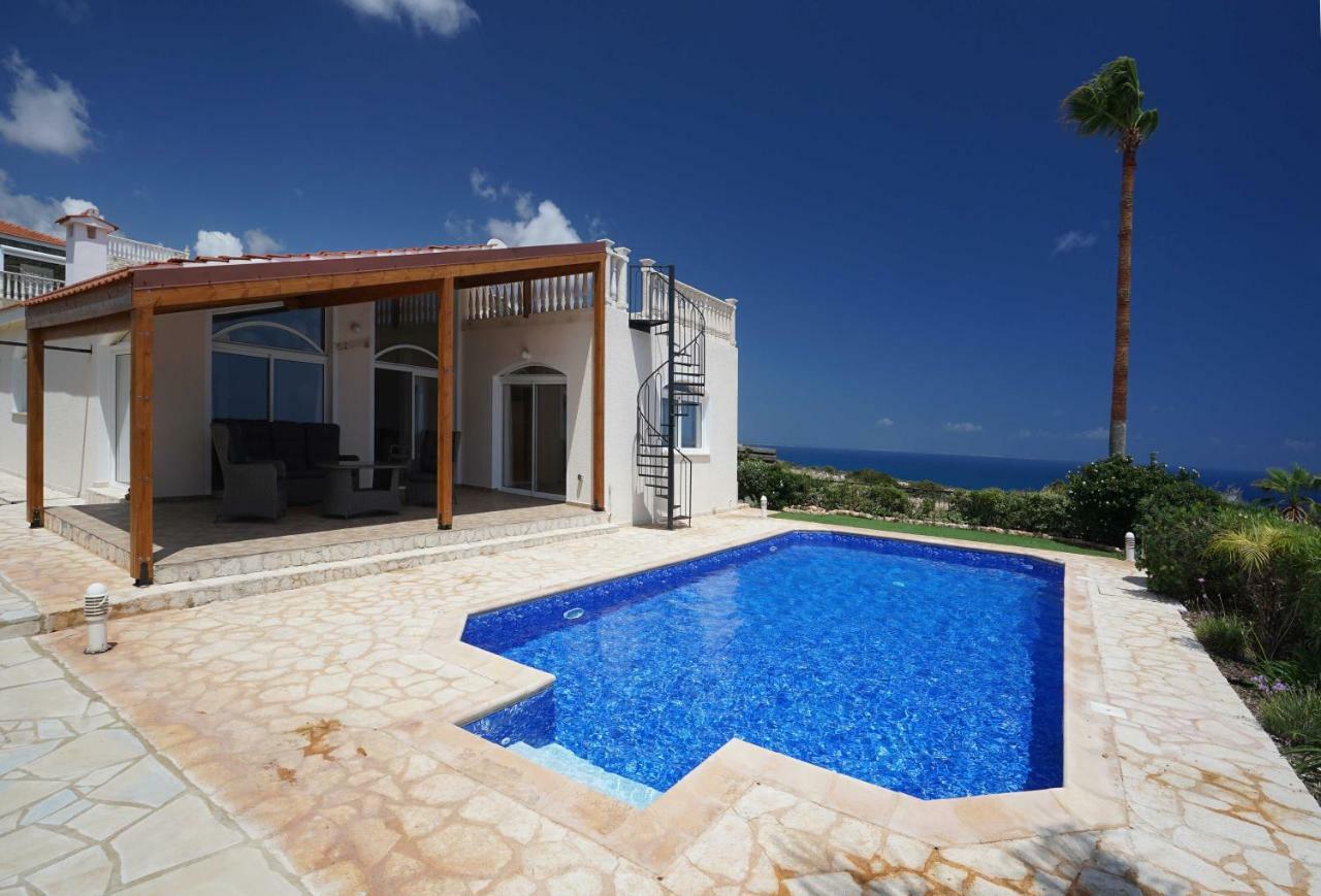 Unforgettable Family Escape - Cliffside Villa With Panoramic Sea Views And Kid-Friendly Private Pool Pissouri Exterior photo